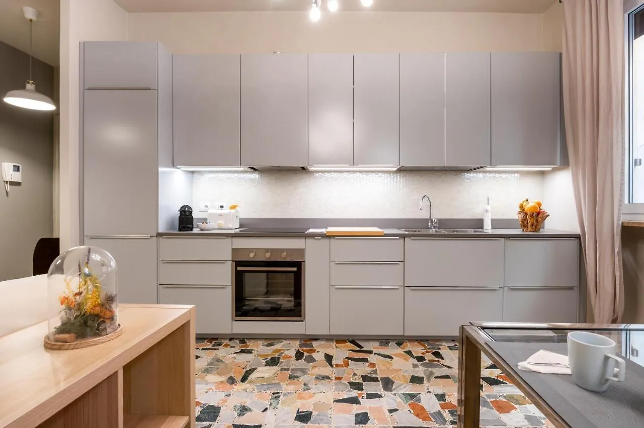 Book Now! Apt A 1 Min Walk From Duomo Of Parma 0*,