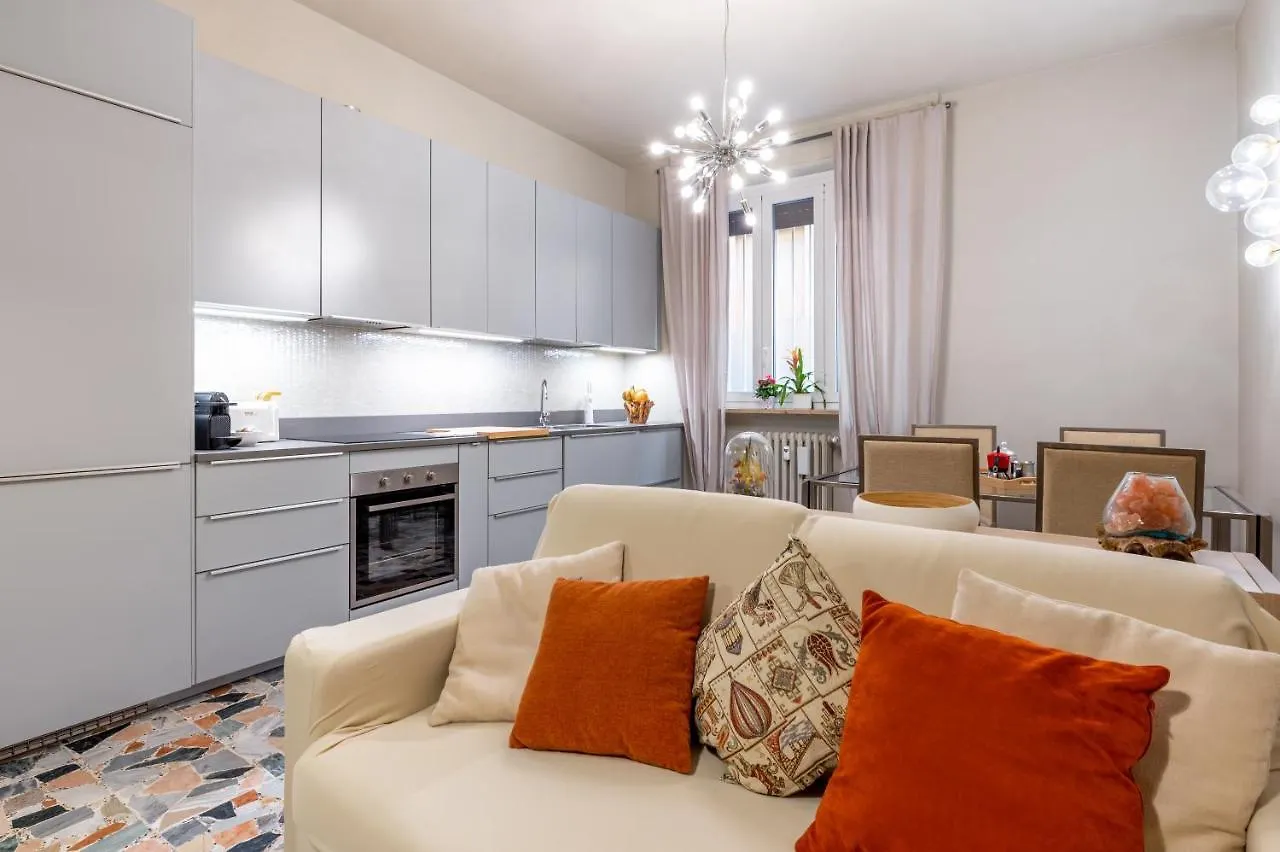 Book Now! Apt A 1 Min Walk From Duomo Of Parma
