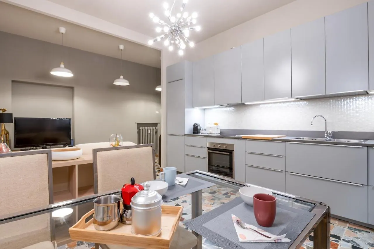Book Now! Apt A 1 Min Walk From Duomo Of Parma Italy
