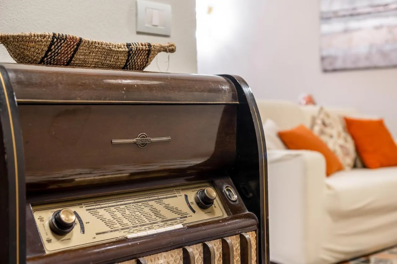Book Now! Apt A 1 Min Walk From Duomo Of Parma Apartment