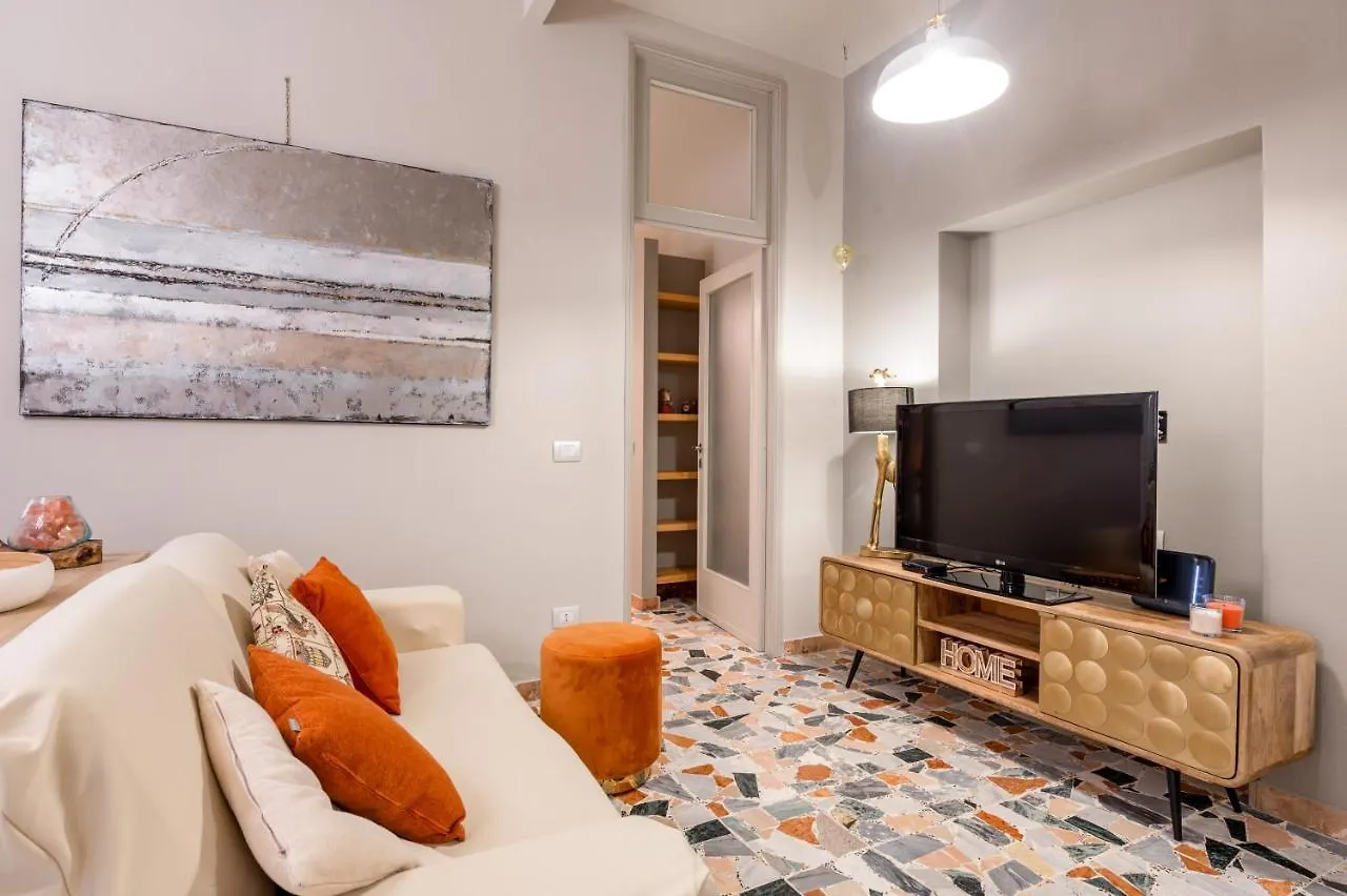 Apartment Book Now! Apt A 1 Min Walk From Duomo Of Parma