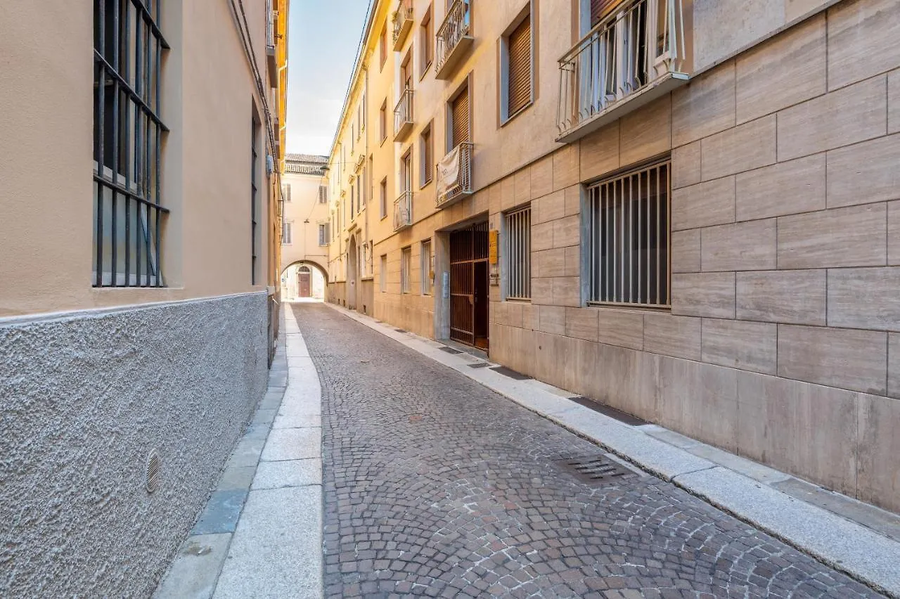Book Now! Apt A 1 Min Walk From Duomo Of Parma