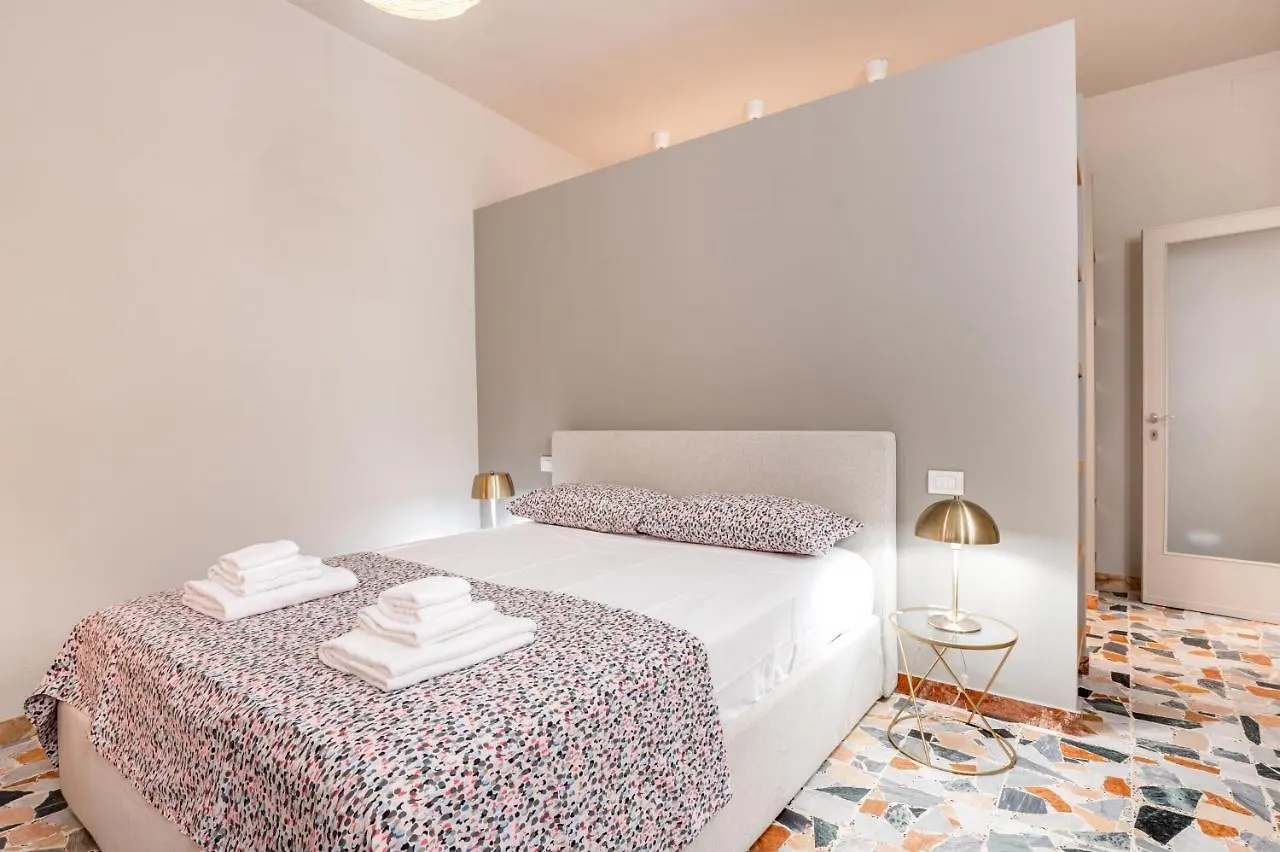 Book Now! Apt A 1 Min Walk From Duomo Of Parma 0*,  Italy