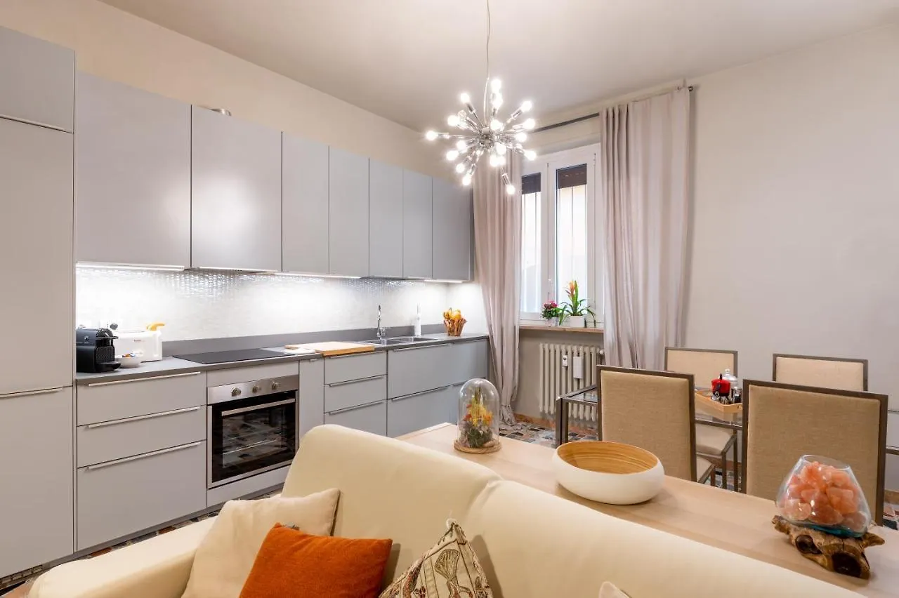 Apartment Book Now! Apt A 1 Min Walk From Duomo Of Parma